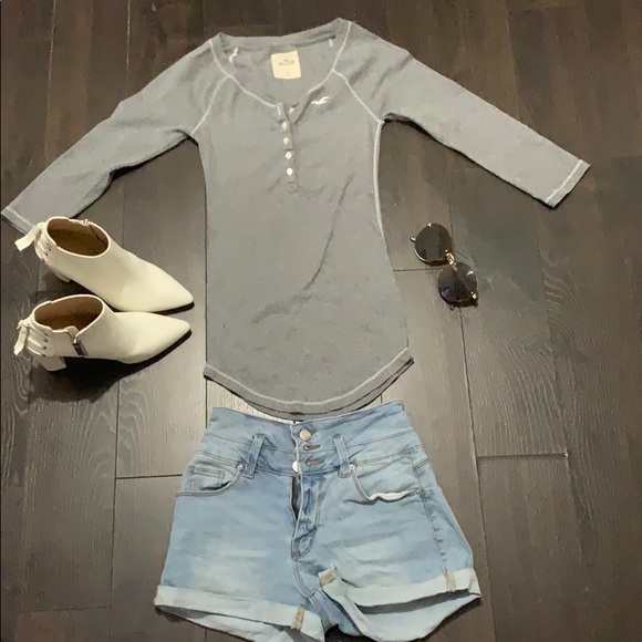 Hollister Top - Picture 2 of 4